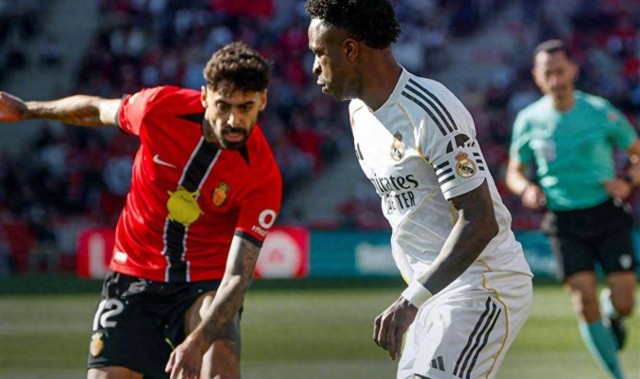 1-2爆冷！2-1绝杀！皇马输了、巴萨3分，西甲格局已定？7分之差