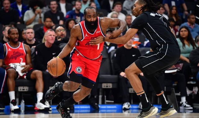 伦纳德28分哈登19+8 快船大胜篮网