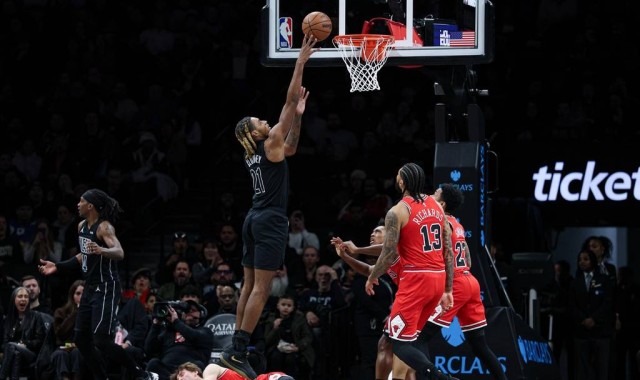 克拉克斯顿28+10特拉奥雷13+13 篮网送公牛5连败