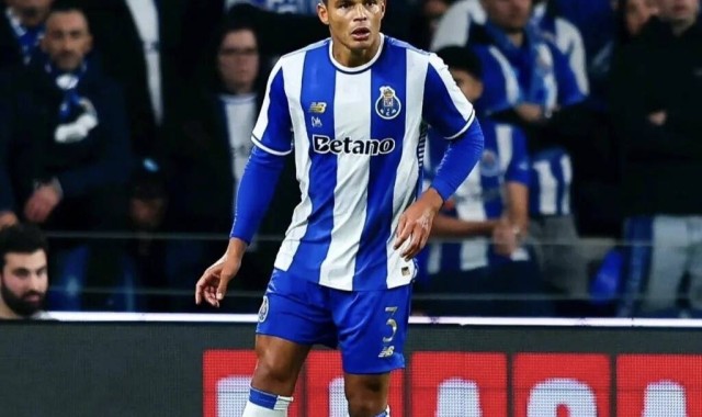 7天2冠全丢太扎心！62岁穆帅又喊“最好的队输了”，本菲卡崩了