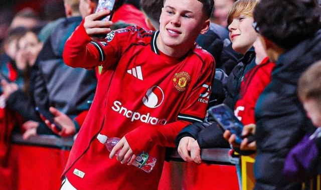 曼联开年薪5万新合同，小鲁尼无意模仿父亲！卡里克之子亦获续约